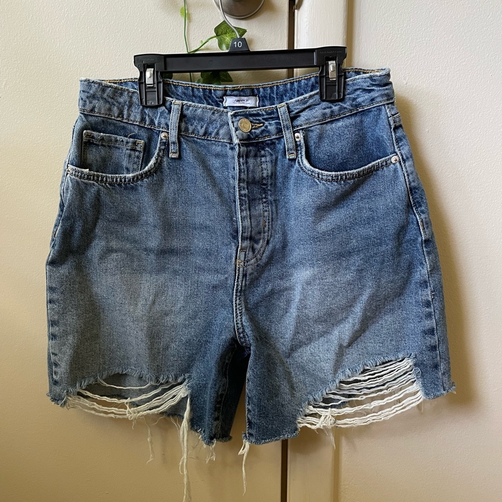 F21 | Ripped Jean Shorts 🎸